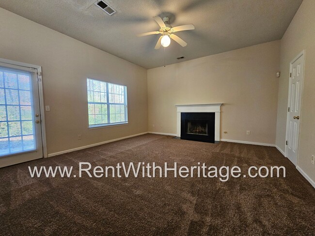 Building Photo - GORGEOUS HOME IN POPULAR PILGRIM'S MANOR /...