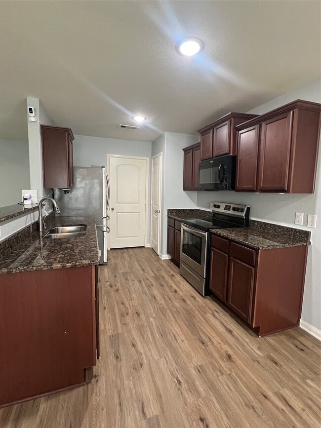 Building Photo - 5502 Rainbow Rd.