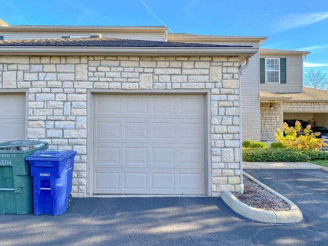 Building Photo - Beautiful Bethel Commons Condo For Rent In Dublin Schools