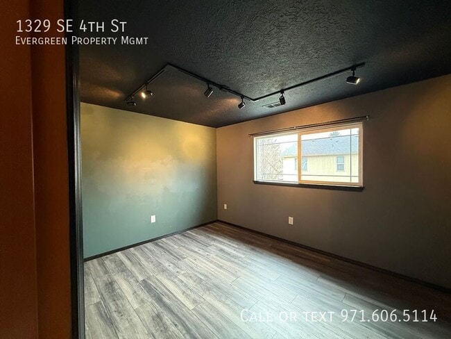 Building Photo - 1329 SE 4th St