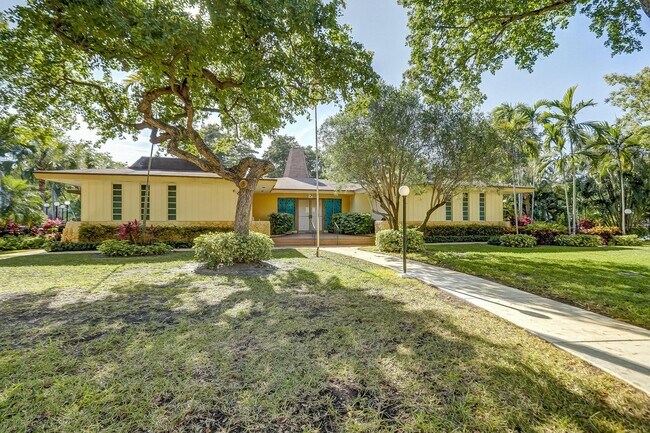 Building Photo - 5111 W Oakland Park Blvd