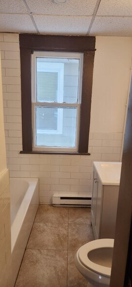 Building Photo - 203 Cooke St