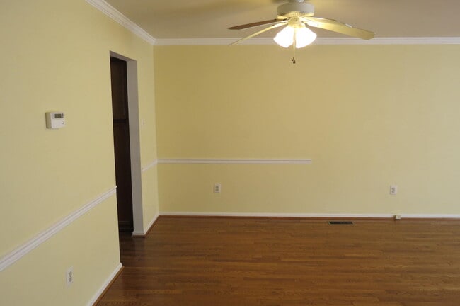 Building Photo - 2208 Wimbledon Cir