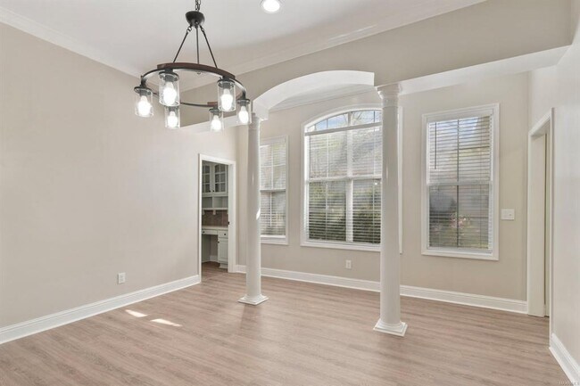 Building Photo - 8643 Carillion Pl