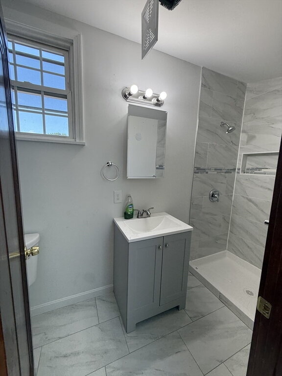 Building Photo - 135 Mills St