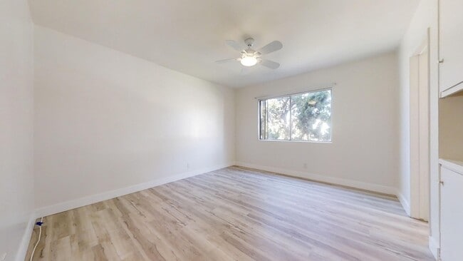 Building Photo - 1900 Rockefeller Ln