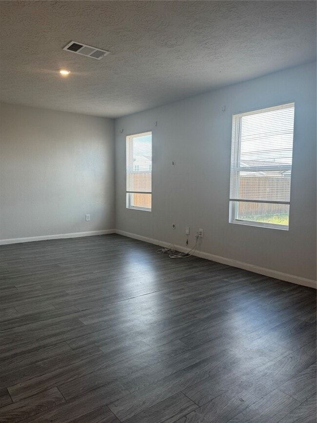 Building Photo - 68 Rd 51026