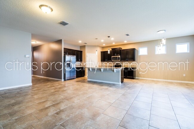 Building Photo - 4/2 Home in Kissimmee