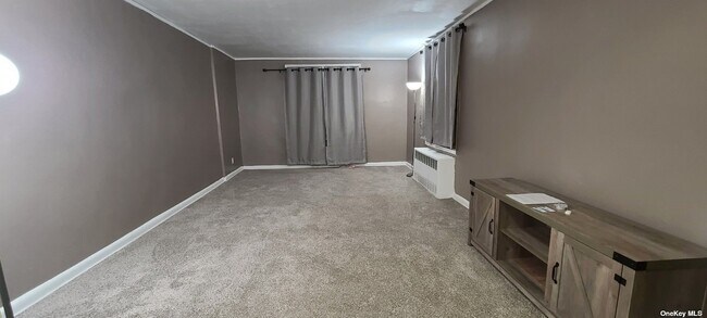 Primary Photo - 182-12 Horace Harding Expy