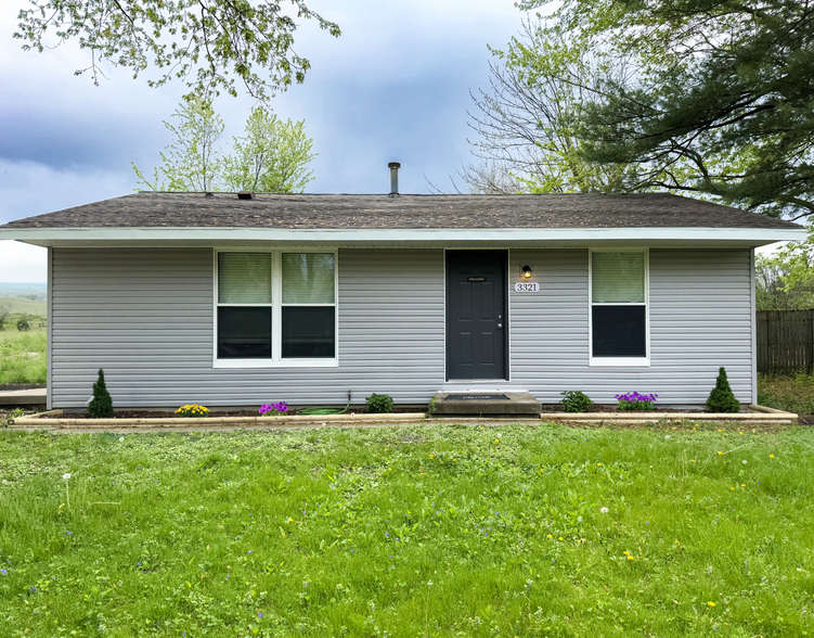 Building Photo - 3321 Saratoga Dr