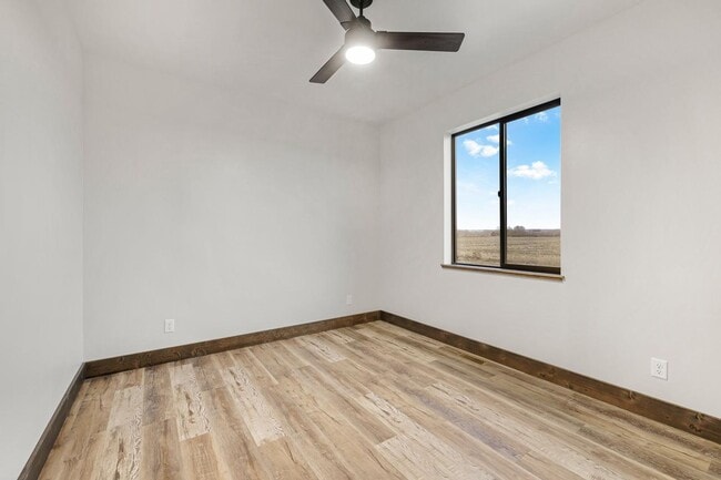 Building Photo - K288LI