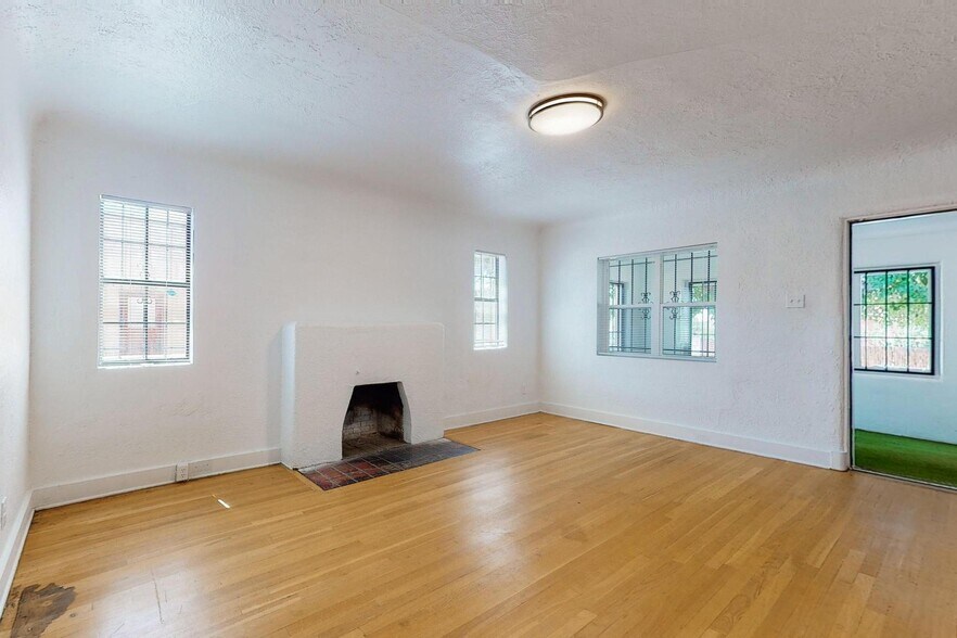 Building Photo - 3106 Monte Vista Blvd NE