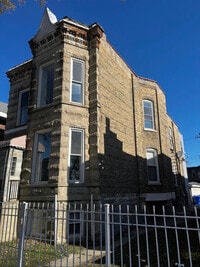 Building Photo - 1915 S Avers Ave
