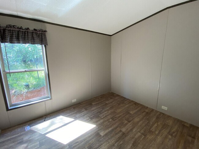 Building Photo - 980 Cedar Village Ln