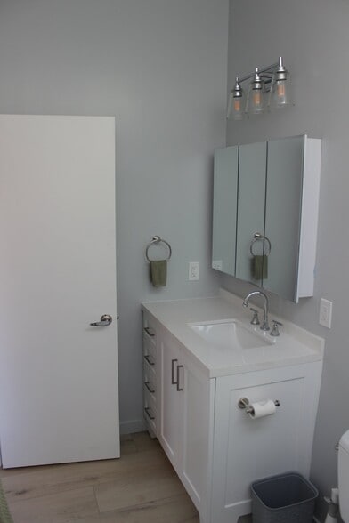 Building Photo - 1637 Grove Rd