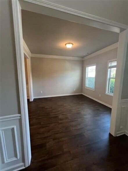 Building Photo - 7881 Silk Tree Pointe