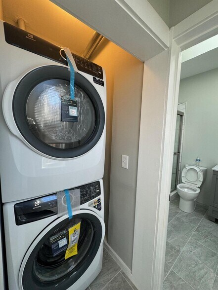 Building Photo - 60 Sacramento St