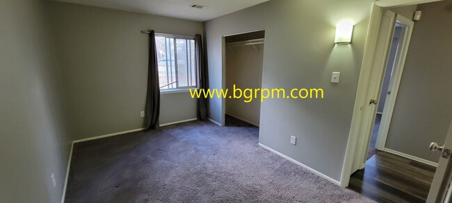 Building Photo - 3 Bd, 1 1/2 BA, home in Jacksonville