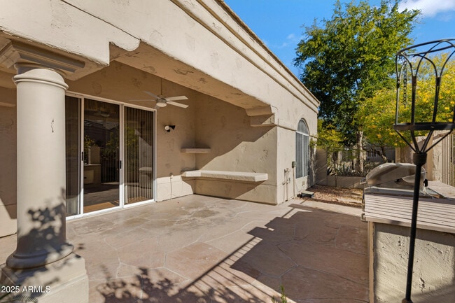 Building Photo - 8917 E Maple Dr