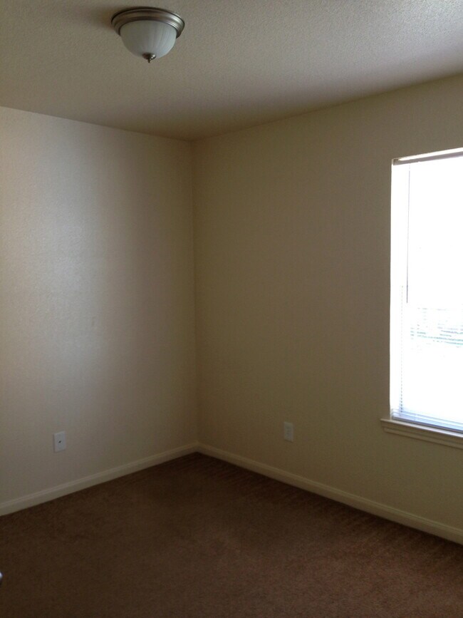 Building Photo - Duplex