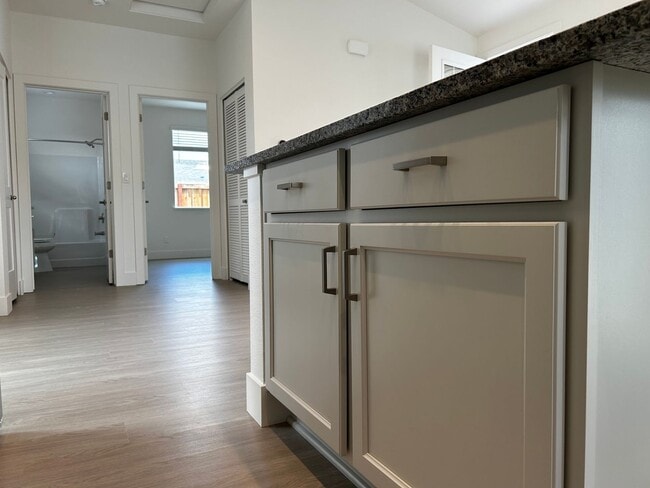 Building Photo - 1 BED 1 BATH ADU