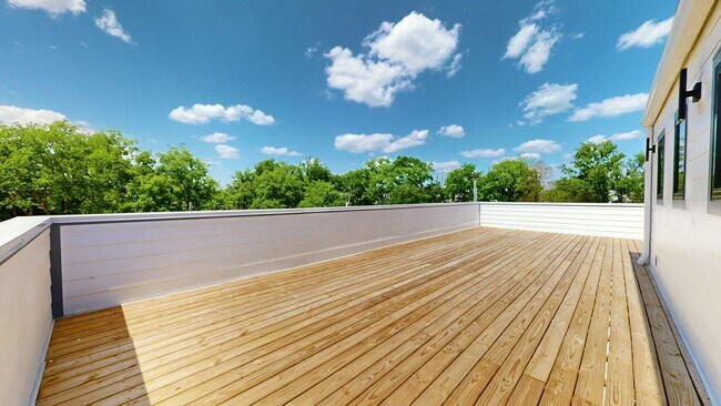 Building Photo - Turn-Key Luxury Rental: Brand-New 4BD + Office w/ Private Sunset Rooftop