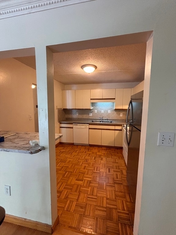 Building Photo - 200 Cove Way