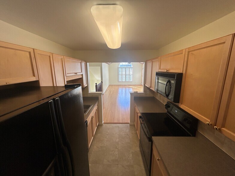 Building Photo - 3608 Oakmonte Blvd