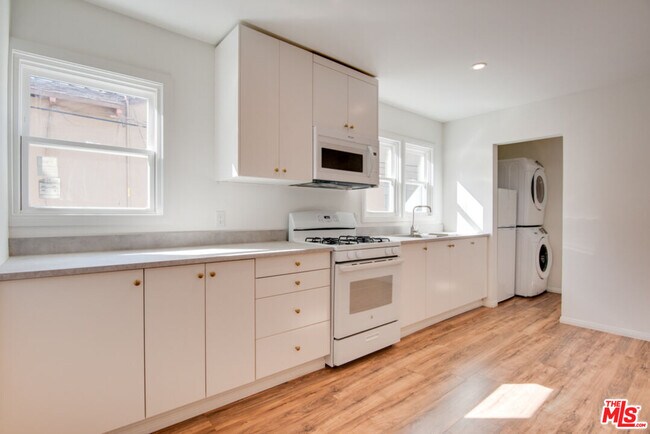 Building Photo - 4053 Verdugo Rd