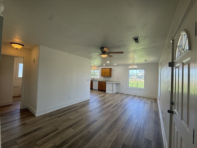 Building Photo - 2220 McKinney Ln