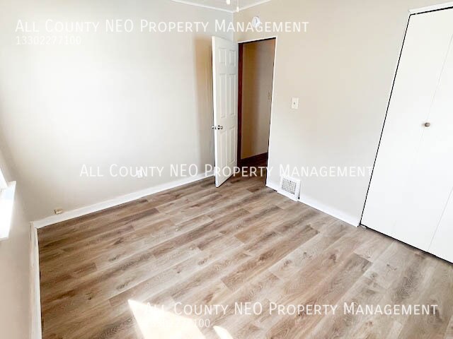 Building Photo - 3733 W 128th St