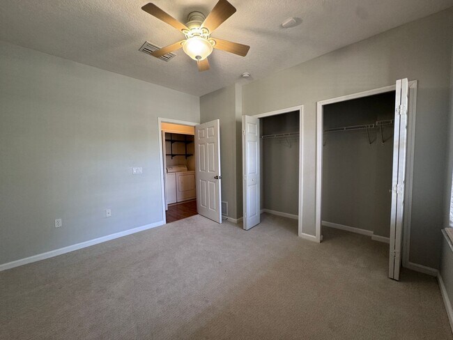 Building Photo - Bright and Inviting 3 bedroom, 2 Bath Condo in Desirable Baldwin Park