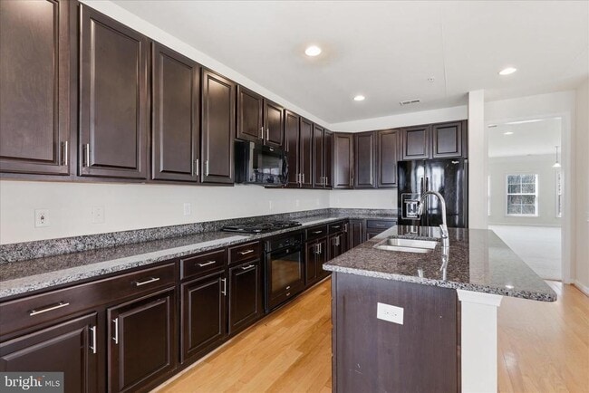 Building Photo - 2932 Finsbury Pl