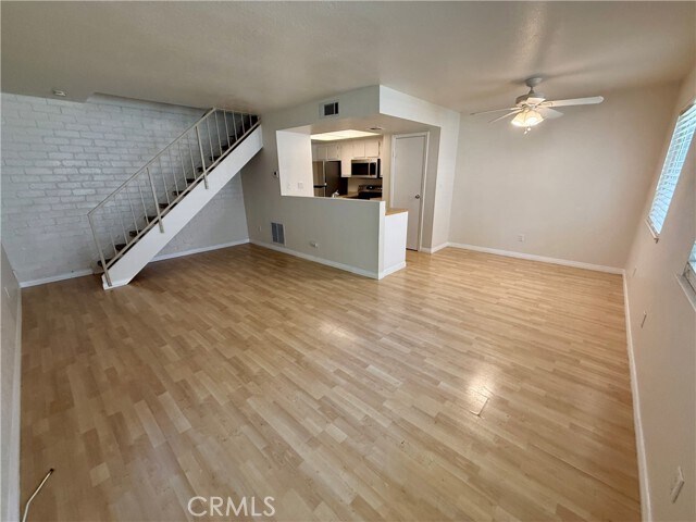 Building Photo - 3053 Knollwood Ave