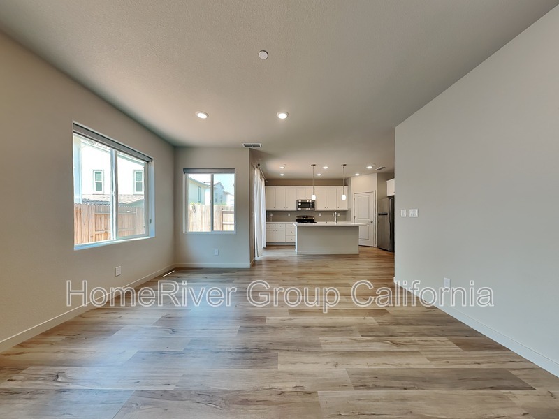 Building Photo - 3445 Cantor Dr