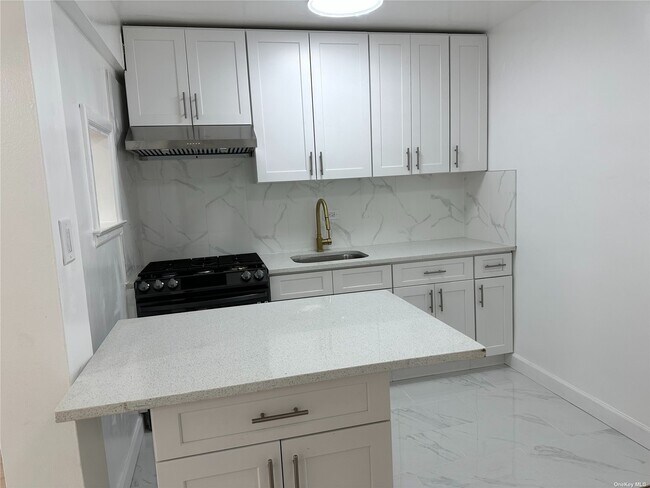 Building Photo - 43-43 Kissena Blvd