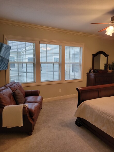 Building Photo - 4228 Hobbs Landing Dr W