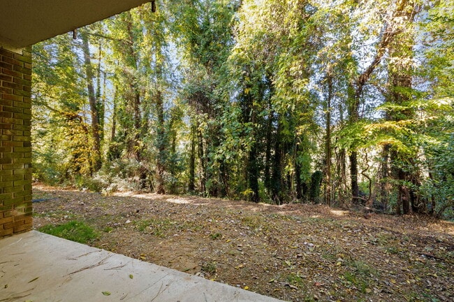 Building Photo - 500 Umstead Dr