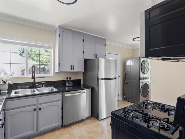 Building Photo - 3801 Legion Ln