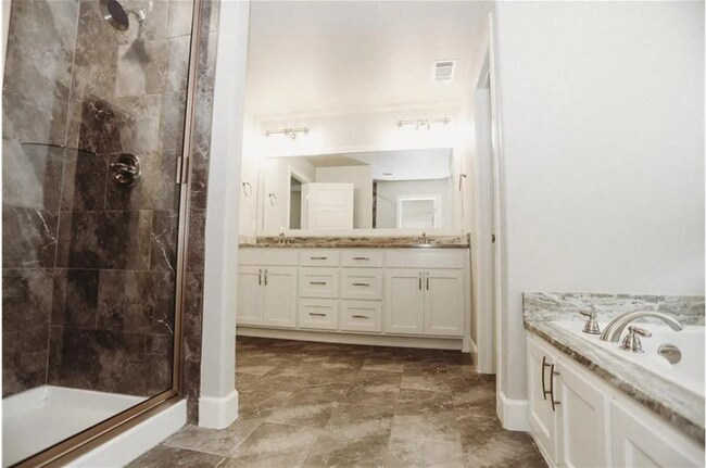 Building Photo - 1411 Sweetbriar Way