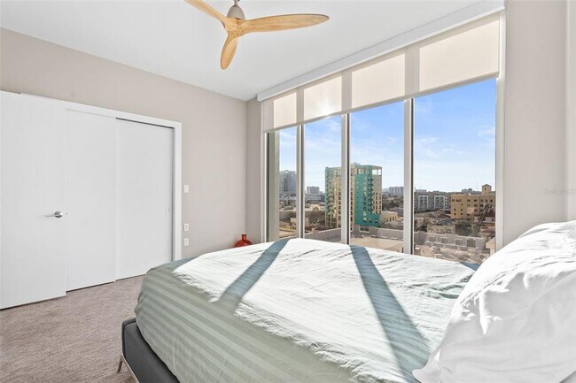 Building Photo - 176 4th Ave NE