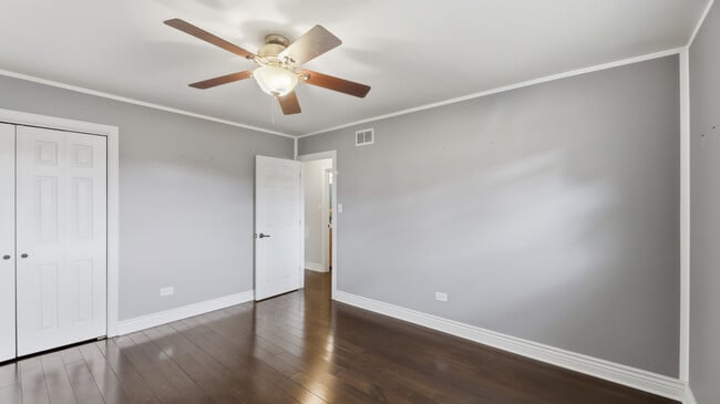 Building Photo - 8853 W 97th St