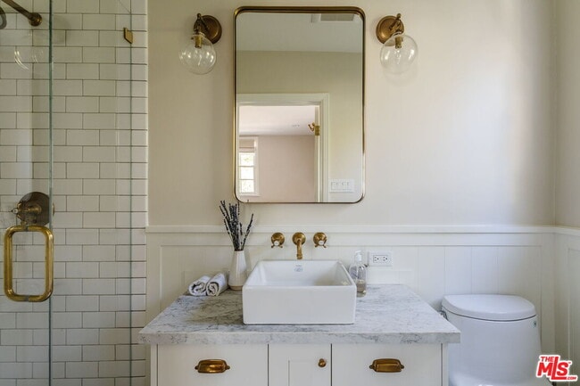 Building Photo - 231 S Thurston Ave