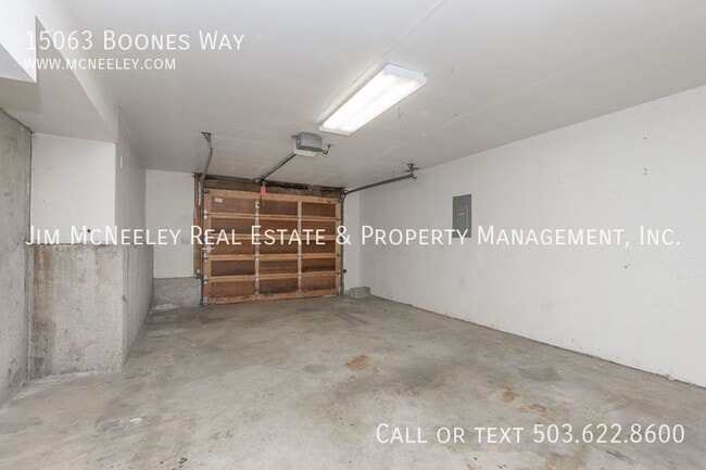 Building Photo - 15063 Boones Way