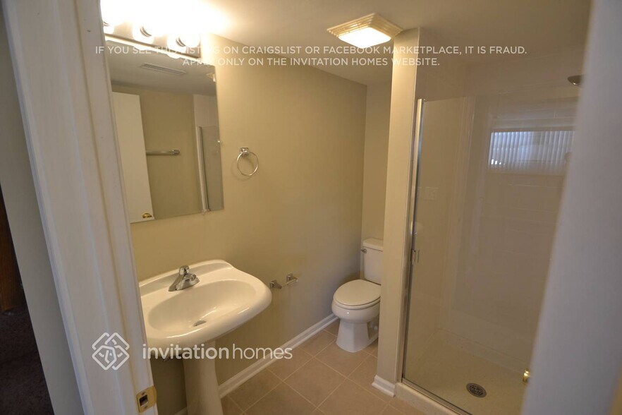 Building Photo - 26W257 Harrison St