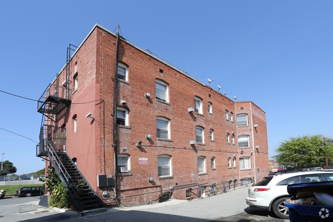 Building Photo - 120 Westminster Ave