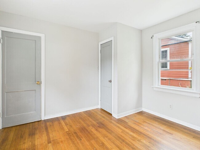 Building Photo - 4707 Castlewood Rd