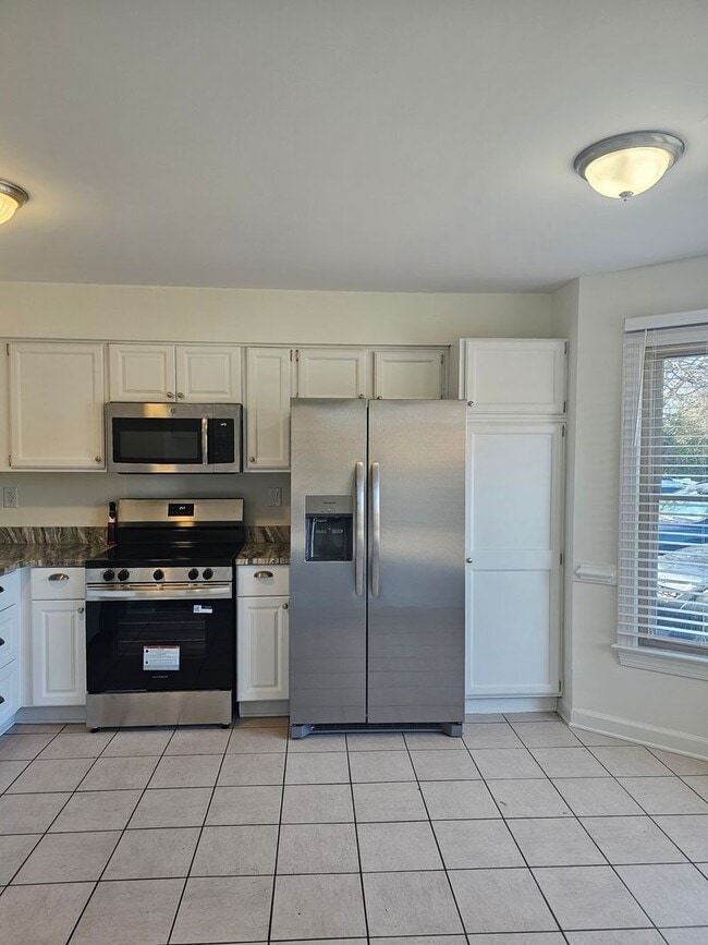 Building Photo - 304 Boerum Ct