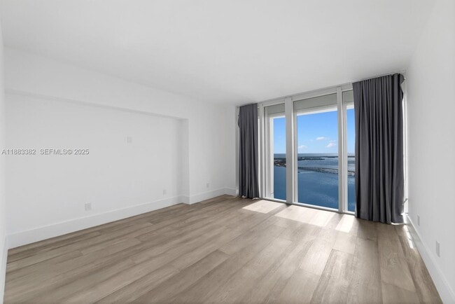 Building Photo - 1643 Brickell Ave