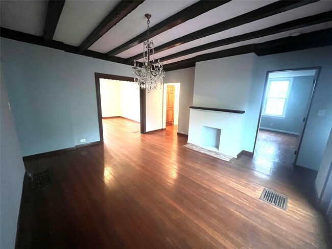 Building Photo - 62 Woodland Ave